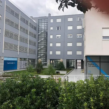 Διαμέρισμα Golden Tulip Ζαντάρ