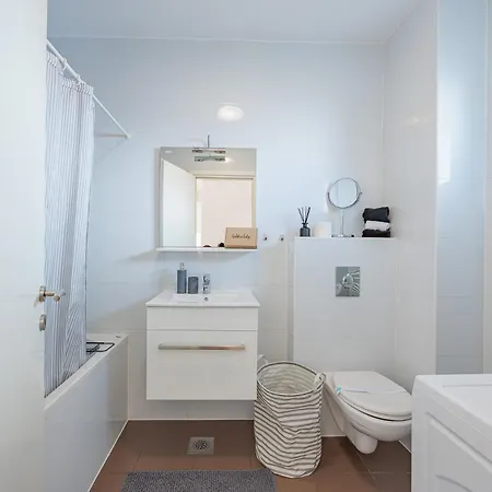 Golden Tulip Apartment